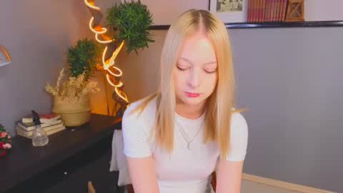 Kami online show from 11-18-25, 03:23