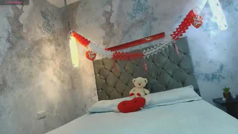 darcymoore_ online show from 09-19-25, 12:39