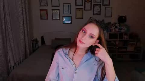 Snapshot of darcysiren chatting on 02-06-25, 03:31 Darcy Siren online show from 02-06-25, 03:31
