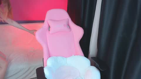 Daria   ---- online show from 12-11-24, 02:52