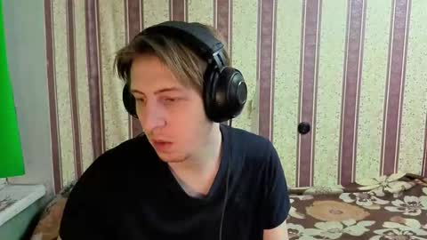 darienlarge online show from 12-19-25, 05:03