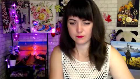 Snapshot of darina_m_ chatting on 10-17-25, 04:59 Darina online show from 10-17-25, 04:59