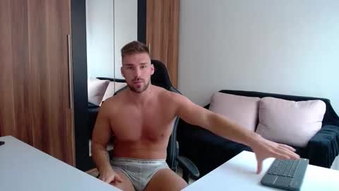 darius_94 online show from 09-30-25, 09:58