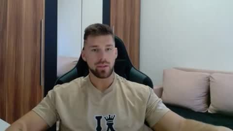 darius_94 online show from 02-18-26, 06:42