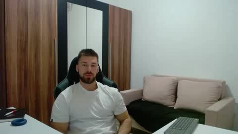 darius_94 online show from 03-25-26, 04:18