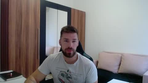 darius_94 online show from 04-02-26, 05:05