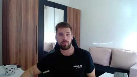 darius_94 online show from 04-07-26, 06:58