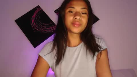 Snapshot of dark_enchantress_ chatting on 10-19-25, 08:53 Sofia online show from 10-19-25, 08:53