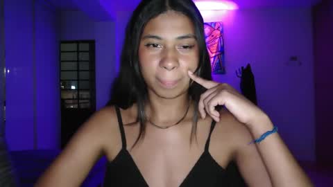 Snapshot of dark_enchantress_ chatting on 10-24-25, 01:24 Sofia online show from 10-24-25, 01:24