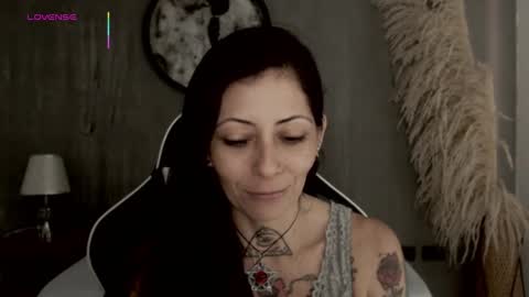 M I K A E L A online show from 10-11-25, 12:36