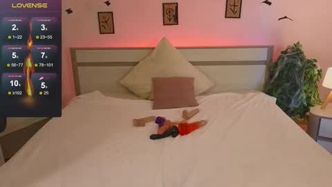 Lola online show from 10-18-25, 02:25