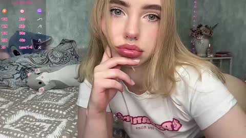 Snapshot of dark_side1213 chatting on 10-13-25, 05:40 Darkside online show from 10-13-25, 05:40