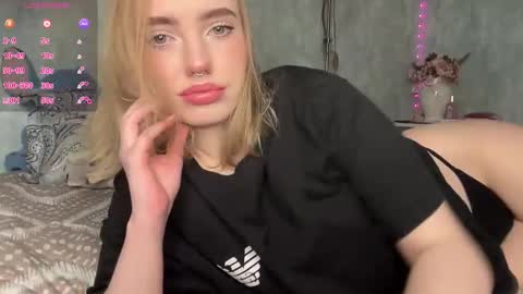 Snapshot of dark_side1213 chatting on 10-14-25, 08:15 Darkside online show from 10-14-25, 08:15