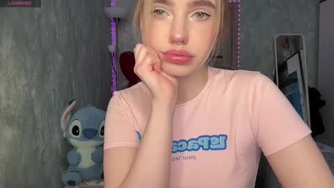 Snapshot of dark_side1213 chatting on 11-19-25, 10:48 Darkside online show from 11-19-25, 10:48