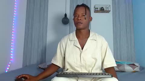 Chris  online show from 11-21-25, 07:01