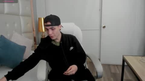 dark_sun333 online show from 12-21-25, 05:03