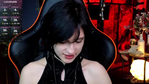 Snapshot of dark_vamp_ chatting on 12-21-24, 04:19 Vamp online show from 12-21-24, 04:19