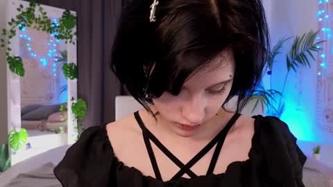 Snapshot of dark_vamp_ chatting on 01-02-25, 08:35 Vamp online show from 01-02-25, 08:35