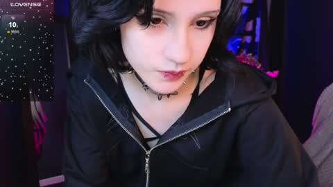 Snapshot of dark_vamp_ chatting on 01-30-25, 11:55 Vamp online show from 01-30-25, 11:55