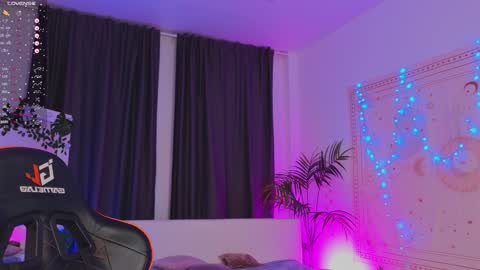 Snapshot of dark_vamp_ chatting on 02-01-25, 03:19 Vamp online show from 02-01-25, 03:19