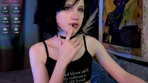 Snapshot of dark_vamp_ chatting on 02-08-25, 04:47 Vamp online show from 02-08-25, 04:47