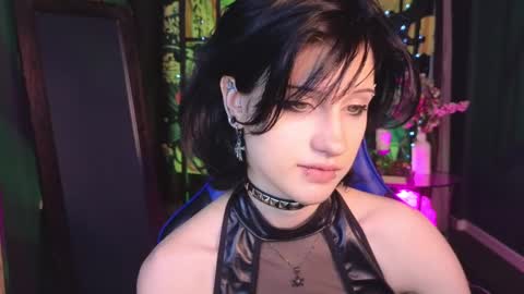 Snapshot of dark_vamp_ chatting on 02-10-25, 01:03 Vamp online show from 02-10-25, 01:03