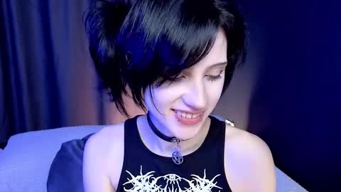 Snapshot of dark_vamp_ chatting on 11-08-25, 05:01 Vamp online show from 11-08-25, 05:01