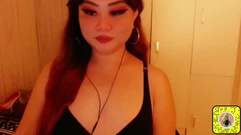 Snapshot of darkbirde chatting on 12-02-25, 06:14 Rose Dawson online show from 12-02-25, 06:14