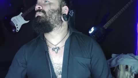 darkclothes online show from 11-21-25, 10:47