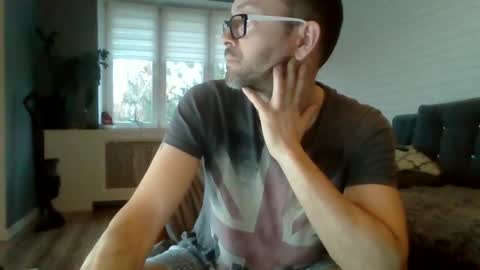 Snapshot of darkhaired34 chatting on 12-13-24, 06:53 darkhaired34 online show from 12-13-24, 06:53