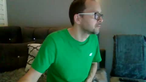 Snapshot of darkhaired34 chatting on 01-05-25, 07:17 darkhaired34 online show from 01-05-25, 07:17