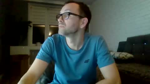 Snapshot of darkhaired34 chatting on 02-08-25, 09:04 darkhaired34 online show from 02-08-25, 09:04