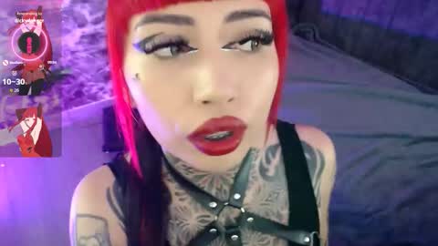 Snapshot of darkly_waxx chatting on 10-28-25, 06:21 New account. Help me reach 100 thumbs up online show from 10-28-25, 06:21