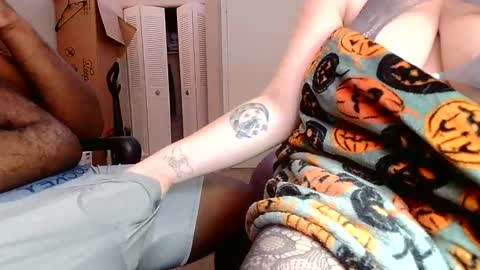 Snapshot of darksunrise90 chatting on 10-13-25, 05:07 darksunrise90 online show from 10-13-25, 05:07