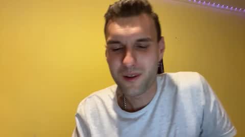 Snapshot of darktempt_ chatting on 11-27-25, 08:33 Nick online show from 11-27-25, 08:33