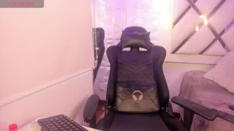 Darla santos  online show from 11-04-25, 09:36