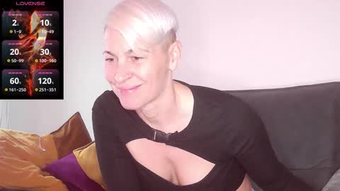 Snapshot of darleenhot chatting on 11-03-25, 01:56 DarleenHot online show from 11-03-25, 01:56
