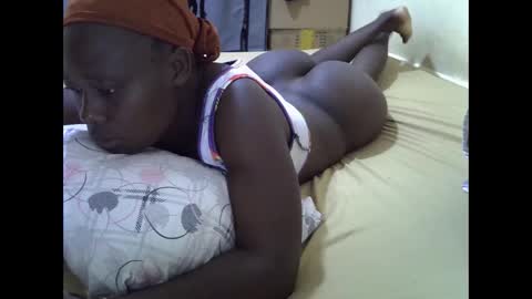 Snapshot of darling_ella chatting on 10-09-25, 03:04 darling_ella online show from 10-09-25, 03:04