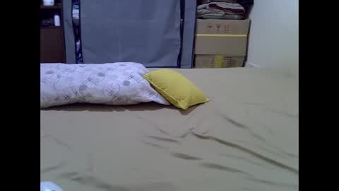 Snapshot of darling_ella chatting on 10-15-25, 07:08 darling_ella online show from 10-15-25, 07:08