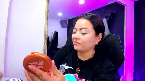 Darling online show from 11-21-25, 01:43