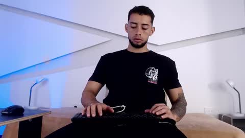 Kael online show from 10-29-25, 01:35