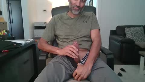 Snapshot of darryl43321 chatting on 04-07-26, 05:46 darryl43321 online show from 04-07-26, 05:46