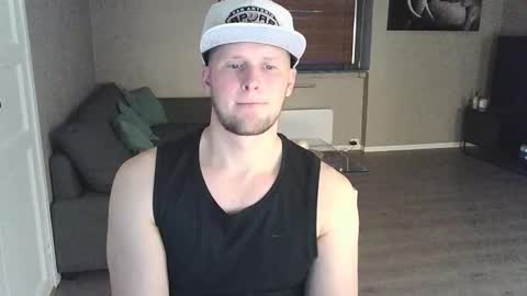 Snapshot of dartanjanas chatting on 09-18-25, 05:48 Dario online show from 09-18-25, 05:48