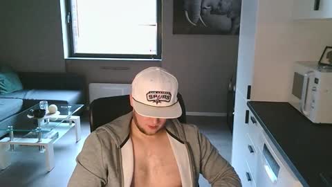 Snapshot of dartanjanas chatting on 10-24-25, 09:17 Dario online show from 10-24-25, 09:17