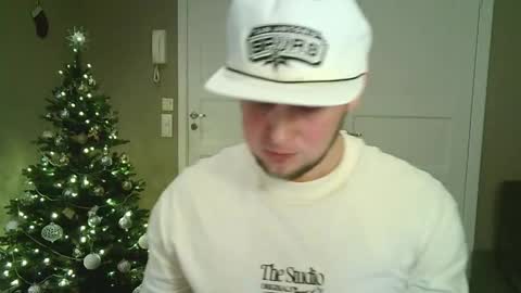 Snapshot of dartanjanas chatting on 12-18-25, 05:19 Dario online show from 12-18-25, 05:19