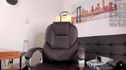 Snapshot of dash_bukoski chatting on 01-17-26, 03:39 Dash online show from 01-17-26, 03:39