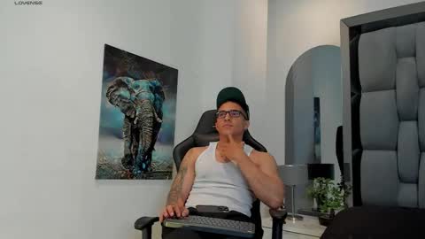 Snapshot of dash_bukoski chatting on 02-18-26, 12:01 Dash online show from 02-18-26, 12:01