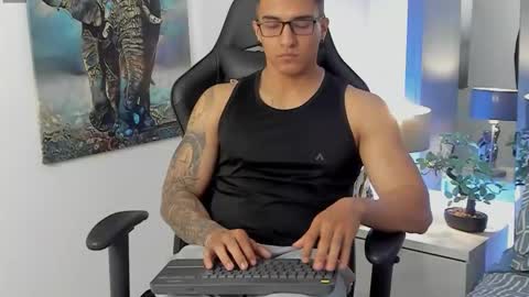 Snapshot of dash_bukoski chatting on 02-25-26, 12:26 Dash online show from 02-25-26, 12:26