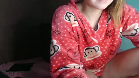 Dafne online show from 12-27-24, 01:22