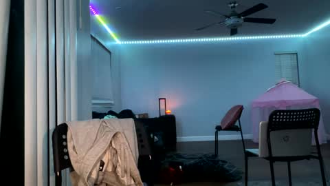 Snapshot of datb0igud chatting on 02-23-25, 01:32 LushLavish online show from 02-23-25, 01:32